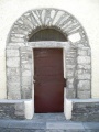 Bardonecchia - Architrave in pietra di portone.jpg