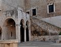 Bari - Castello Normanno - Svevo - portico del castello 2.jpg