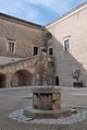 Bari - Castello Normanno - Svevo - pozzo e scalinata.jpg