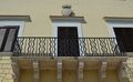 Bari - Palazzo De Gemmis - balcone con stemma.jpg
