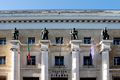 Bari - Palazzo delle Finanze - particolare delle statue.jpg