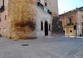 Bitritto - Piazza Leone - con torre del castello.jpg