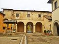 Borgo San Lorenzo - Pieve di San Pietro a Luco di Mugello - Corte esterna 1.jpg