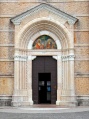 Bosco Chiesanuova - Chiesa Parrocchiale ,ingresso - Piazza della Chiesa.jpg