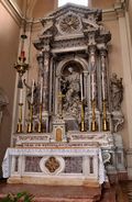 Brescia - Chiesa SS Nazaro e Celso - Altare marmoreo S. Giovanni Nepomuceno.jpg