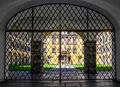 Bressanone - cancello interno Palazzo Vescovile.jpg