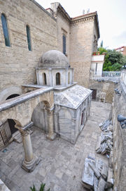 Canosa di Puglia - Mausoleo 2.jpg