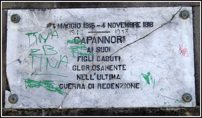 Capannori - Lapide Monumento Caduti.jpg