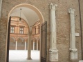 Carpi - Palazzo Pio - passaggio al cortile.jpg