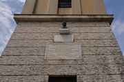 Cartigliano - Lapidi sul campanile.jpg