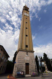 Cartigliano - Torre campanaria in piazza.jpg