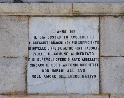 Castelluccio V., lap. fontana Piazza G. Marconi 2.jpg
