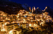 Castelmezzano - panoramica by night.jpg