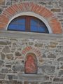 Castiglione dei Pepoli - Oratorio di Santa Maria della Neve a Ca d'Onofrio - Particolare della facciata.jpg