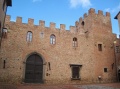 Certaldo - Palazzo Stiozzi Ridolfi a Certaldo Alto - La facciata del palazzo.jpg