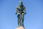 Cesenatico - Monumento a Marco Pantani 3.jpg