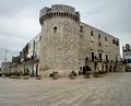 Conversano - Castello Aragonese - torre circolare.jpg