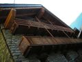 Courmayeur - Frazione Entreves - Balconi in legno.jpg