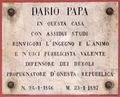 Desenzano del Garda - Lapide a Dario Papa.jpg