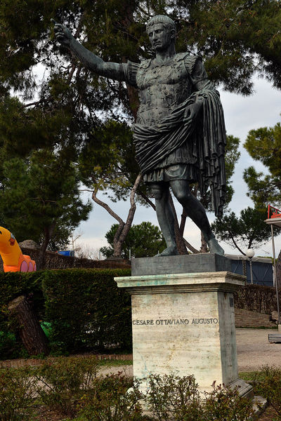 Fano - Cesare Ottaviano Augusto.jpg