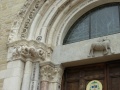 Fano - Duomo - dettaglio portale romanico.jpg