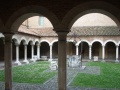 Ferrara - La Cattedrale - chiostro.jpg
