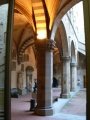 Firenze - Bargello - Il portico del Cortile.jpg