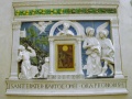 Firenze - Chiesa di S.Croce - Terracotta invetriata di Della Robbia.jpg