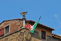 Firenze - Meridiana o orologio solare di Ponte Vecchio - con bandiera.jpg