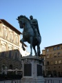Firenze - Piazza della Signoria - statua equestre di Cosimo I.jpg