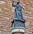 Firenze - Statua "Giuditta e Oloferne" - Piazza della Signoria.jpg