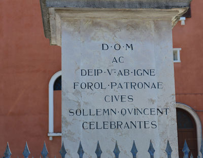 Forlì - dettaglio colonna votiva Madonna del Fuoco.jpg