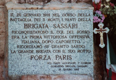 Gallio - Cippo alla Brigata Sassari. - Cima Col del Rosso..jpg
