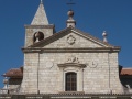 Gioia dei Marsi - Chiesa di San Vincenzo fraz. Gioia Vecchia - Particolari superiori della facciata.jpg