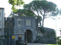 Gorizia - il Castello - la porta Leopoldina.jpg