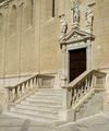 Gravina in Puglia - Cattedrale-portale laterale.jpg