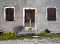 Illasi - Porta e finestre - Localita Castello.jpg