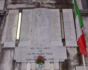 Ischitella - Monumento ai Caduti.jpg