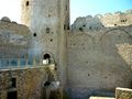Isola di Capo Rizzuto - Il Castello Aragonese - torre circolare.jpg