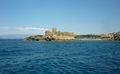 Isola di Capo Rizzuto - Il Castello Aragonese - visto dal mare.jpg