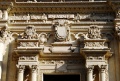 Lecce - Basilica di Santa Croce - dettaglio dell'iscrizione sul portale.jpg