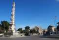 Lecce - Piazza Angelo Rizzo - con Obelisco e Arco.jpg
