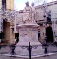Maglie - Monumento a Francesca Capece - particolare.jpg