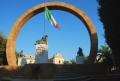 Manduria - Monumento ai Caduti delle Guerre - Piazza Vittorio Emanuele.jpg