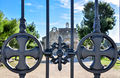 Manfredonia - dettaglio cancello basilica Siponto.jpg