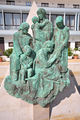 Margherita di Savoia - scultura sul monumento.jpg