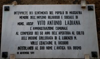 Massafra - Lapide a ricordo di Mons. Arcip. Vito Antonio Ladiana.jpg