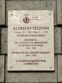 Milano - Lapide ad Alfredo Pizzoni.jpg