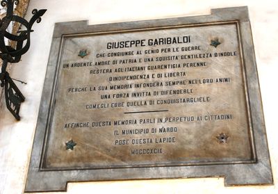 Nardò - Lapide a Giuseppe Garibaldi - Palazzo di Città.jpg