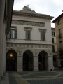 Novara - Piazza della Repubblica - palazzo.jpg